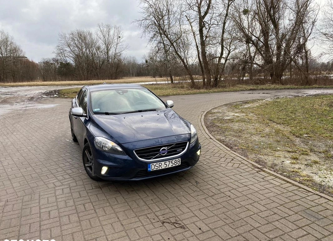 Volvo V40 cena 31900 przebieg: 303000, rok produkcji 2014 z Wrocław małe 67